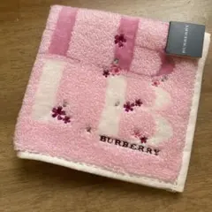 バーバリー　タオルハンカチ　ロゴ　桜刺繍