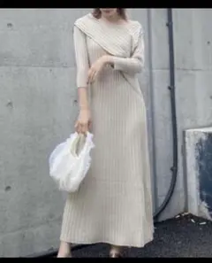 snidel ニットワンピース　アイボリー　アシメ　春