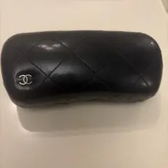 CHANEL マトラッセ メガネケース ブラックのサムネイル