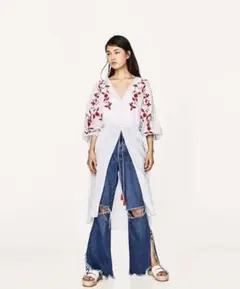 未使用　ZARA 刺繍入りストライプカーディガン