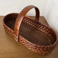籐製ブラウン楕円形バスケット