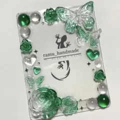 【バラと蝶　グリーン】B8 トレカケース　レジン　デコ　硬質ケース　推し活
