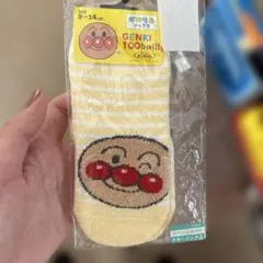 《新品未開封》アンパンマン 靴下 9~14cm イエロー