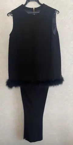 訳ありSTRAWBERRY-FIELDS ブラックファー付フォーマルパンツスーツ