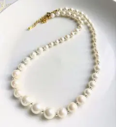 ホワイトパールビーズネックレス