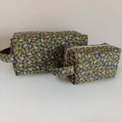 ボックスポーチ　ハンドメイド　花柄布製ポーチセット（大・小）
