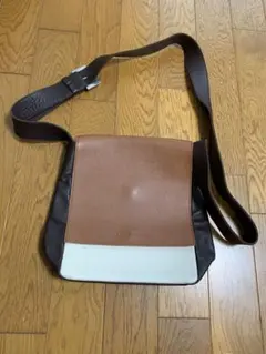 LACAMBRAレザーショルダーバッグ ブラウン/ホワイト