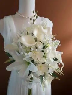 ☘カラーとホワイトオーキッドのクラッチブーケ・ブートニア☘ウェディング　前撮り