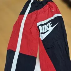 NIKE ナイロンパンツ レッド ブラック　美品のサムネイル