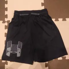 Under Armour ブラック ハーフパンツ YSM
