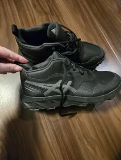 アシックス　レーザービーム 防寒スニーカー　２５センチ