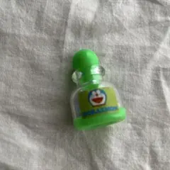 ドラえもんのミニ消しゴム 7個 プラスチック瓶入り
