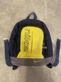 Nike ロゴ入りバックパック