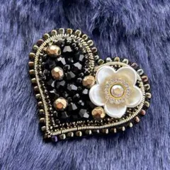 ★ハンドメイド ビーズ刺繍ブローチ ハート フラワー★
