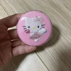 サンリオ　エンジェルシリーズ　ハローキティ　刺繍　缶バッジ　50周年