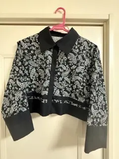 JEANASIS トップス ペイズリー柄 白黒