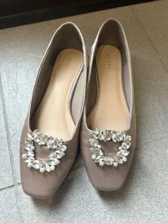 RANDA ビジュー フラットシューズ 24.0cm ベージュ 結婚式 挙式のサムネイル