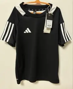 アディダス　半袖　Tシャツ　130センチ　黒　未使用　即購入可能！
