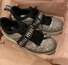 miu miu グリッター スニーカーのサムネイル