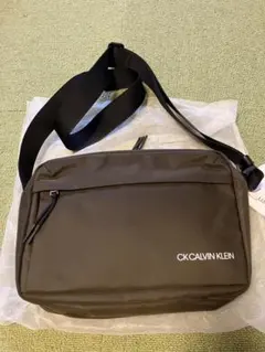 《未使用》　カルバンクライン　ショルダーバッグ　カーキ　日本製　本日限定価格