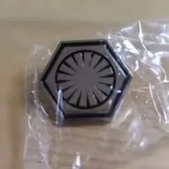 スターウォーズ　ピンバッジ　ガチャ　ファーストオーダー　新品　未使用