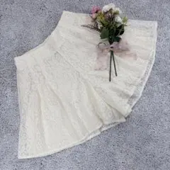 Chico 総レース キュロット ショートパンツ アイボリー 刺繍 ゴムのサムネイル