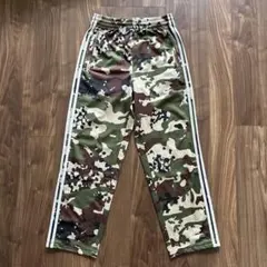 adidas originals トラックパンツ