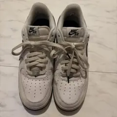 NIKE AIR FORCE 1 ホワイト スニーカー