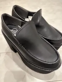 履きやすい厚底ローファー