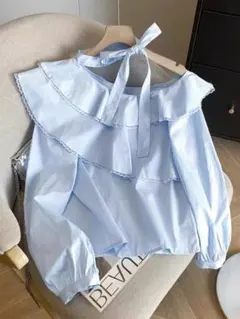 フリル付きオフショルダーブラウス ライトブルー