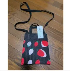 新品タグ付！送料込！ニットバッグ ニットポシェット