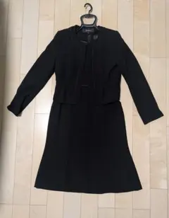 礼服　ブラックワンピーススーツ ジャケット付き　11AR