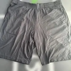 GU グレー ショートパンツ XL