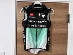 Item thumbnail for item 3b15b806-39e0-484e-97a1-ab7c42da9343