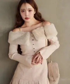 【美品】NICECLAUP ビジューフェイクファーニット　アイボリー