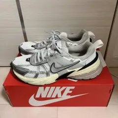 NIKE V2K RUN スニーカー 8 (UK 5.5)