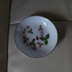 WEDGWOOD ワイルドストロベリー 小皿のサムネイル