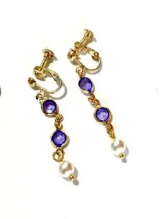 シャネルストーンとパールのイヤリング　スワロフスキー　パール　ステンレス製