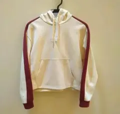 PUMA アイボリーとバーガンディのパーカー