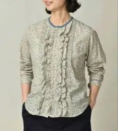 【5月7日迄の短期出品】45R ツタフラワープリントのフリルブラウス　45rpm