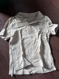 ベージュ ポロシャツ 刺繍ロゴ付き