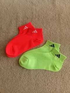 adidas キッズ靴下 レッド グリーン 17cm以上
