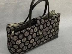 最終価格限定入荷　お洒落な印伝風の横長トートバッグ(亀甲和柄）