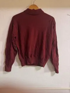 バーガンディ タートルネック セーター