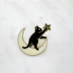 【ピンバッジ】黒猫さんと白い三日月 ★ お星さまをつかまえて