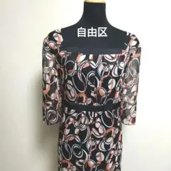 自由区　抽象模様 半袖ワンピース　Ｌサイズのサムネイル