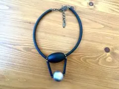 Hiroko Koshino モダンネックレス ブラック/シルバー