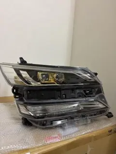 レンズ美品　破損無　ヴェルファイア 右ヘッドライト 81145-58441のサムネイル
