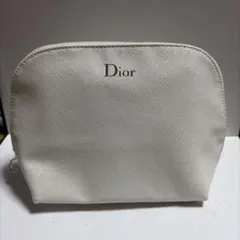 Dior ホワイトポーチ Dロゴチャーム付き