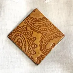 ヴィンテージペンダントネックレス 本革牛革 ペイズリー模様 シルバー 上品繊細①